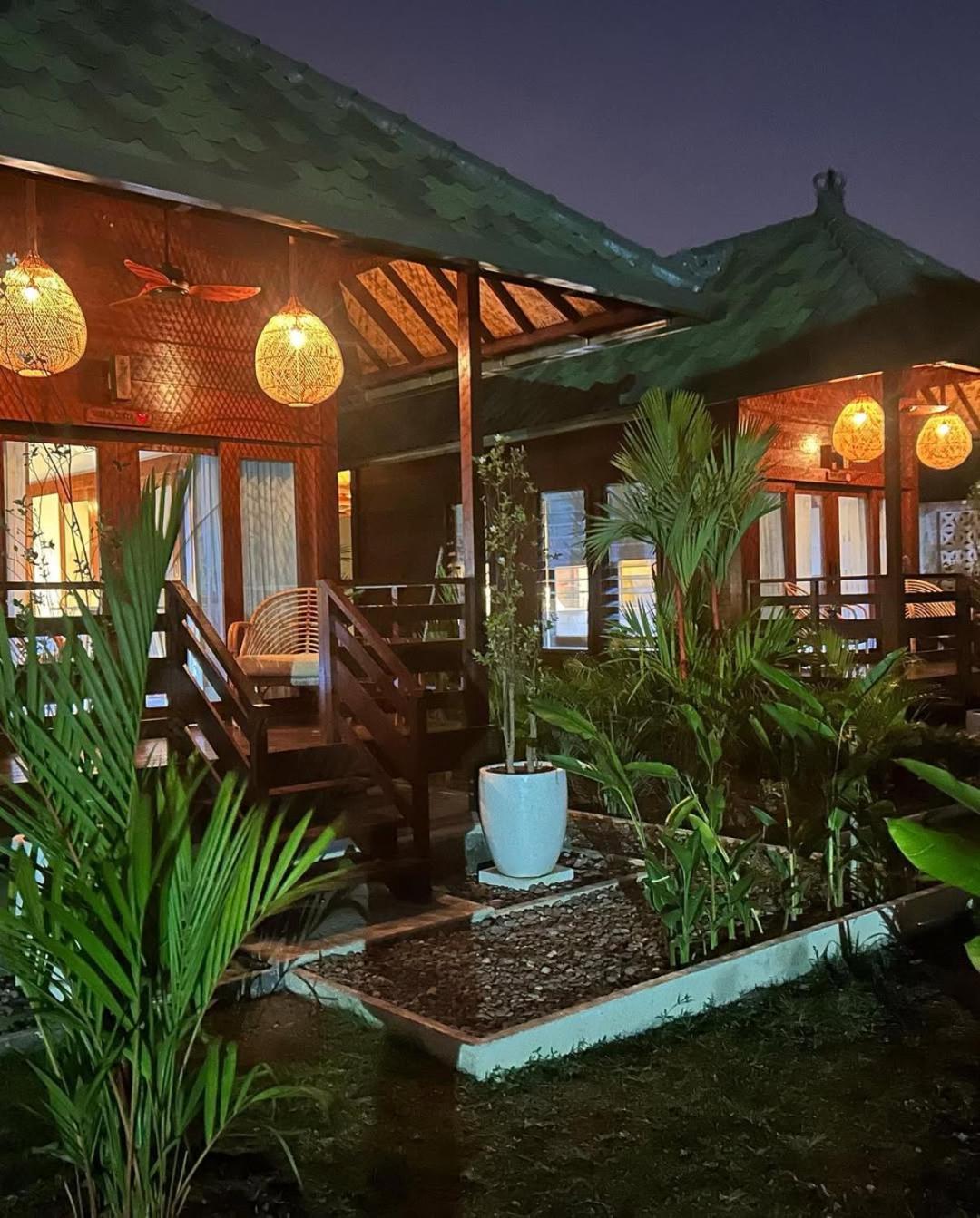 Kura Kura House Hotel Sekongkang Eksteriør billede