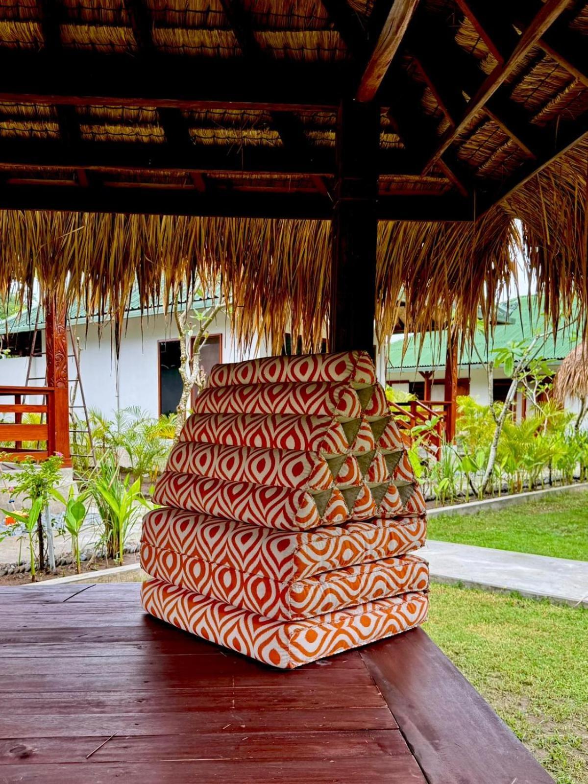 Kura Kura House Hotel Sekongkang Eksteriør billede